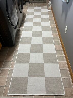 RUGGABLE Runner Rug in Neutral Beige and Cream 2.5x10